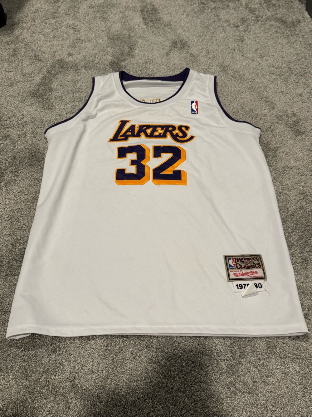 Mitchell & Ness | Los Angeles Lakers #32 Magic Johnson Classics Jersey